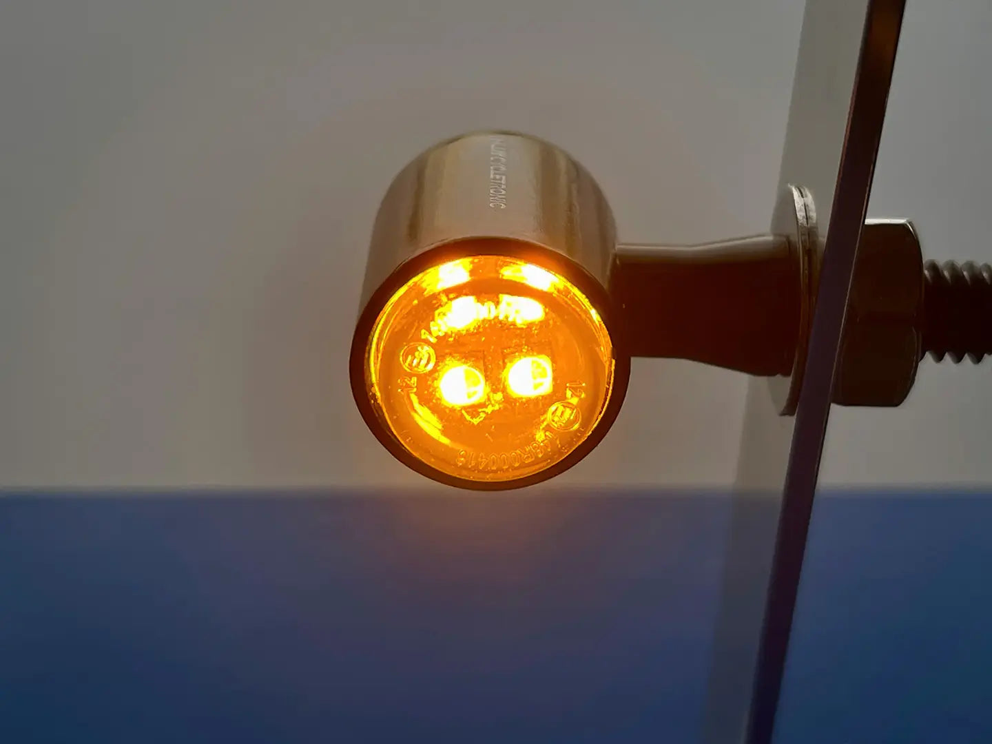 LEDX.R18YW